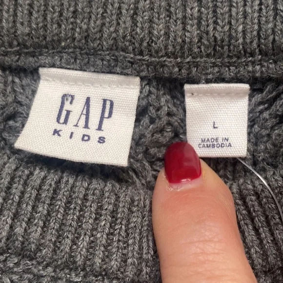 Gap Gray Cable Knit Sweater, NWT, Large - Picture 4 of 6